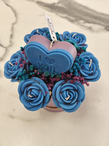 Μπουκέτο Κεριών με Λουλούδια – Love Edition